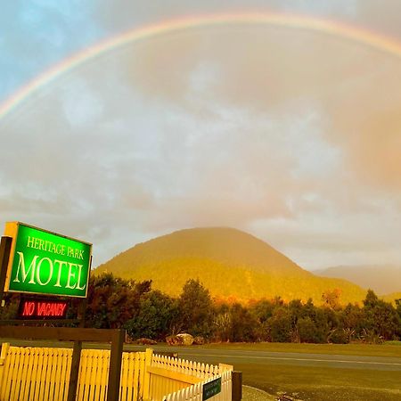 Heritage Park Lodge Haast Esterno foto