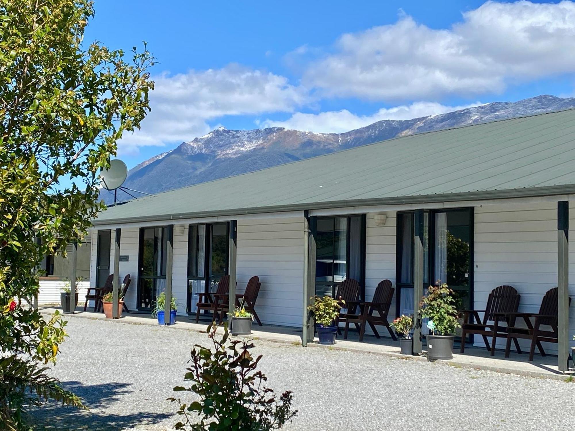 Heritage Park Lodge Haast Esterno foto