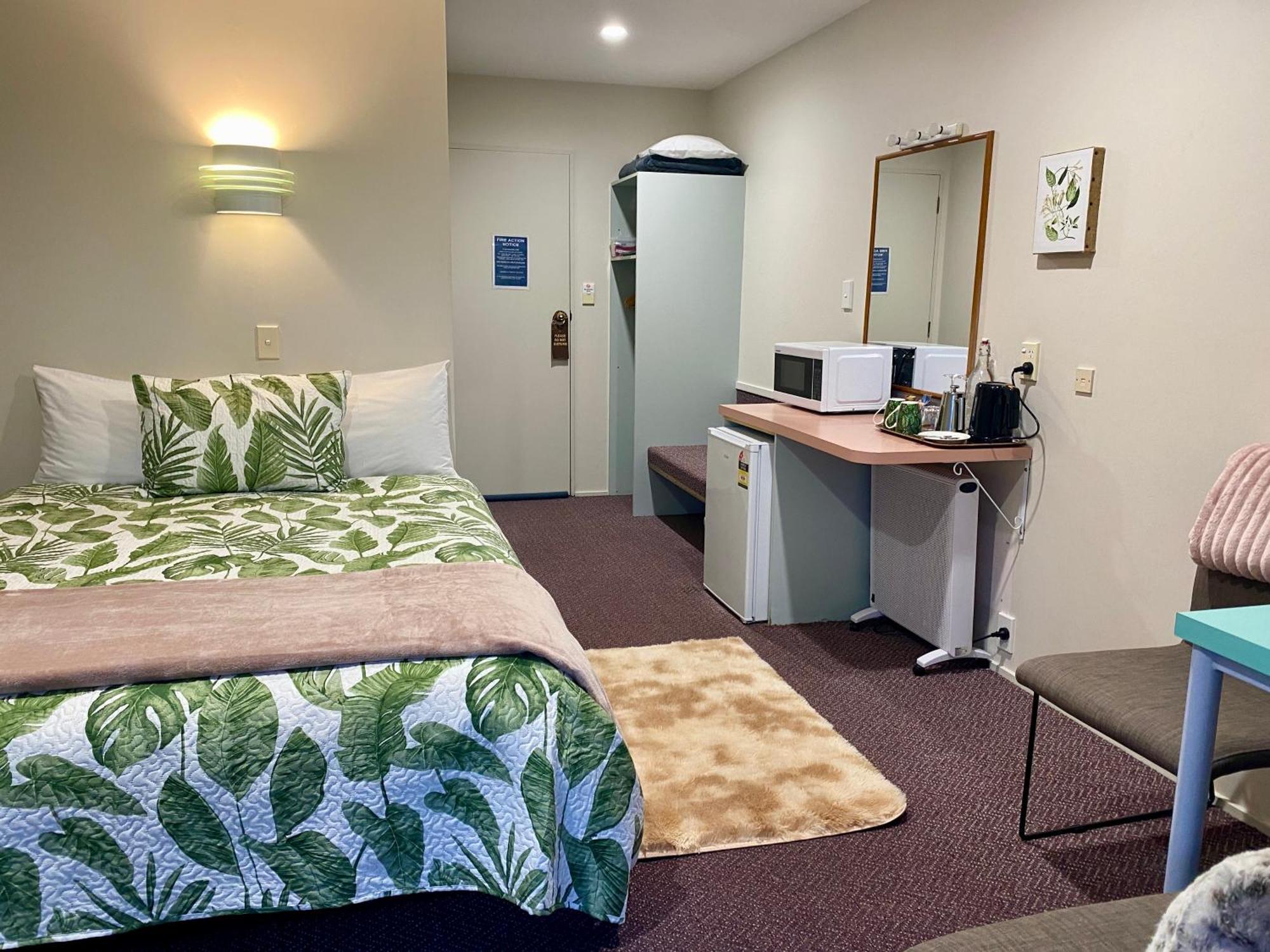 Heritage Park Lodge Haast Esterno foto