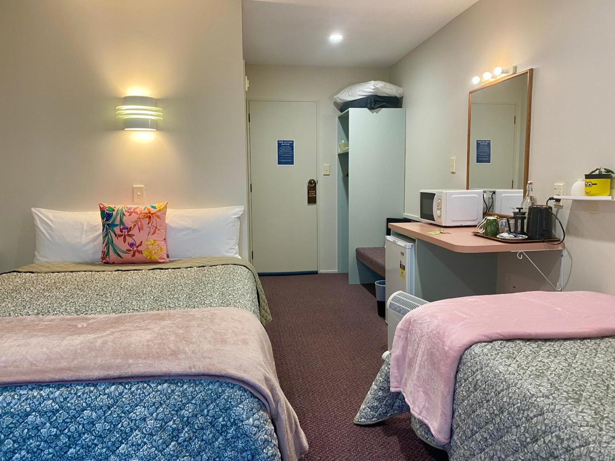 Heritage Park Lodge Haast Esterno foto
