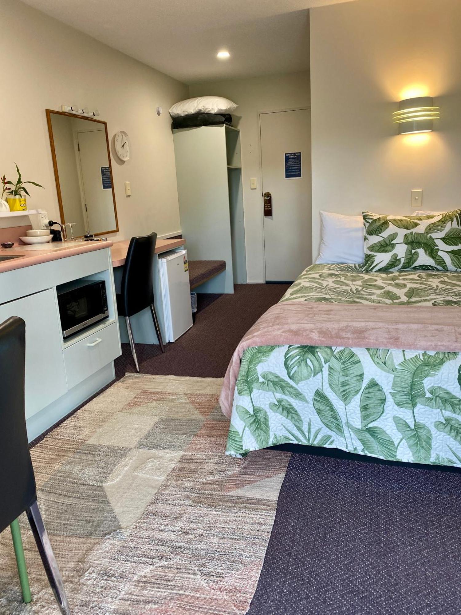 Heritage Park Lodge Haast Esterno foto