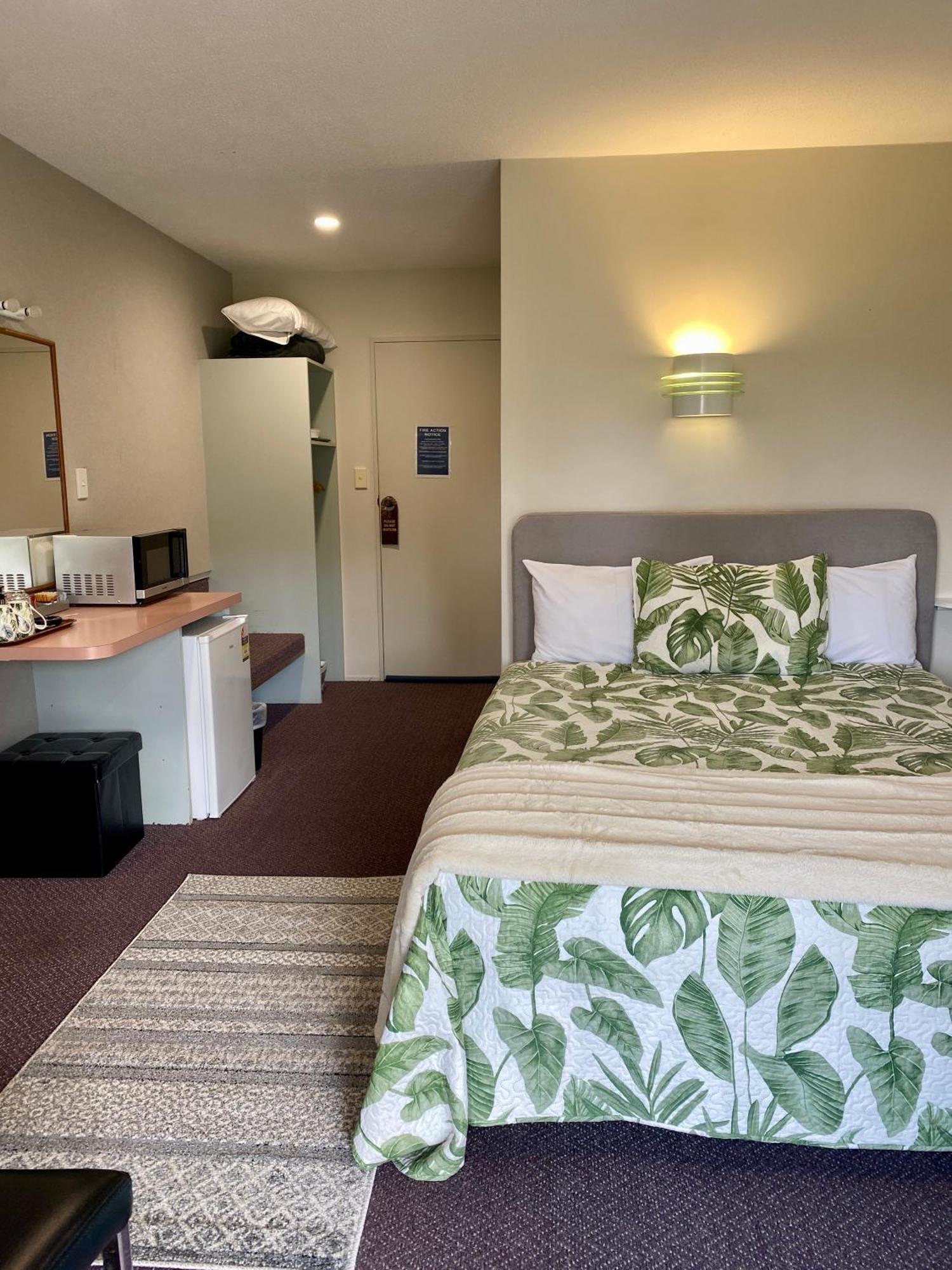Heritage Park Lodge Haast Esterno foto