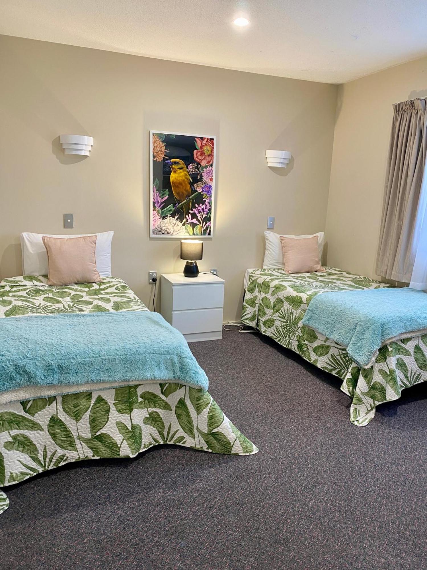 Heritage Park Lodge Haast Esterno foto