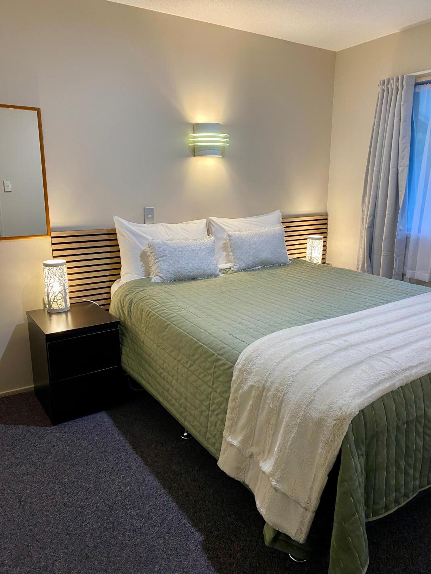 Heritage Park Lodge Haast Esterno foto