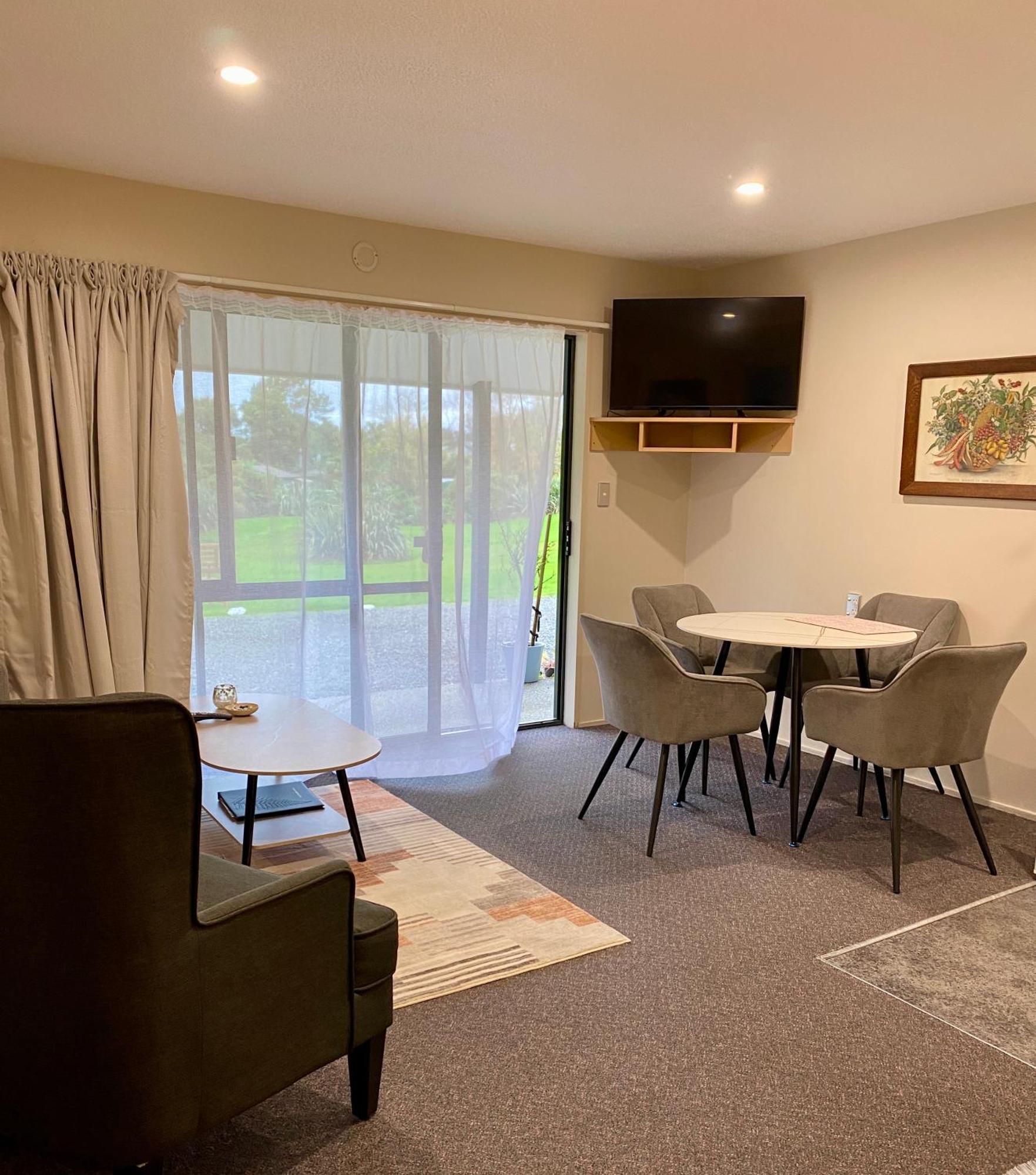 Heritage Park Lodge Haast Esterno foto