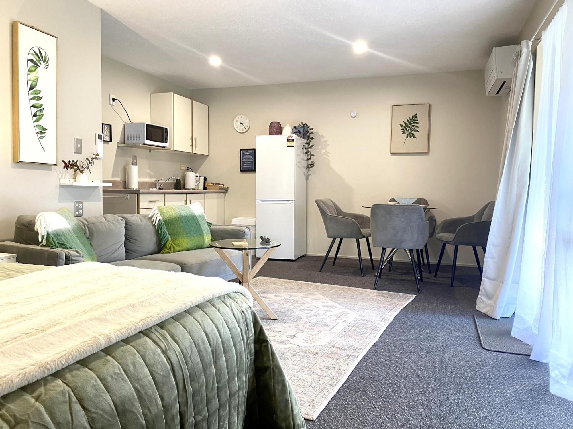 Heritage Park Lodge Haast Esterno foto