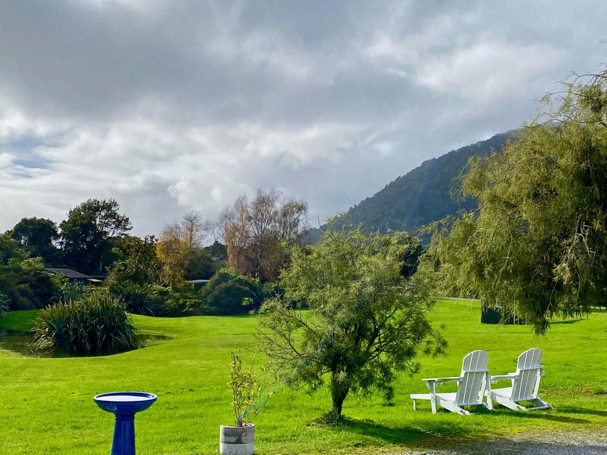 Heritage Park Lodge Haast Esterno foto